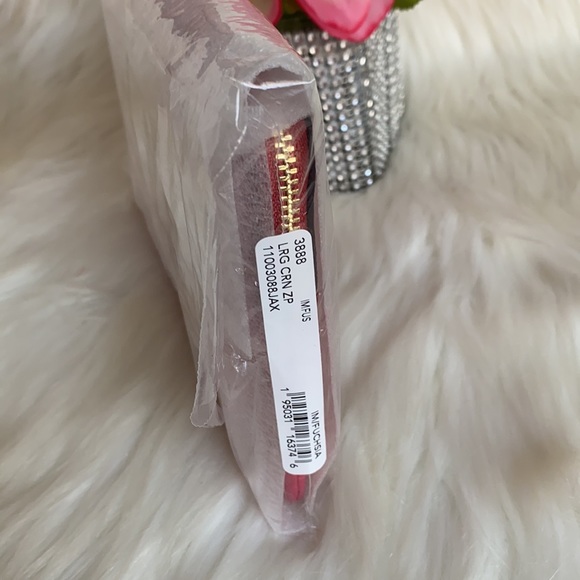 Coach Large Corner Zip Wristlet - Picture 12 of 12